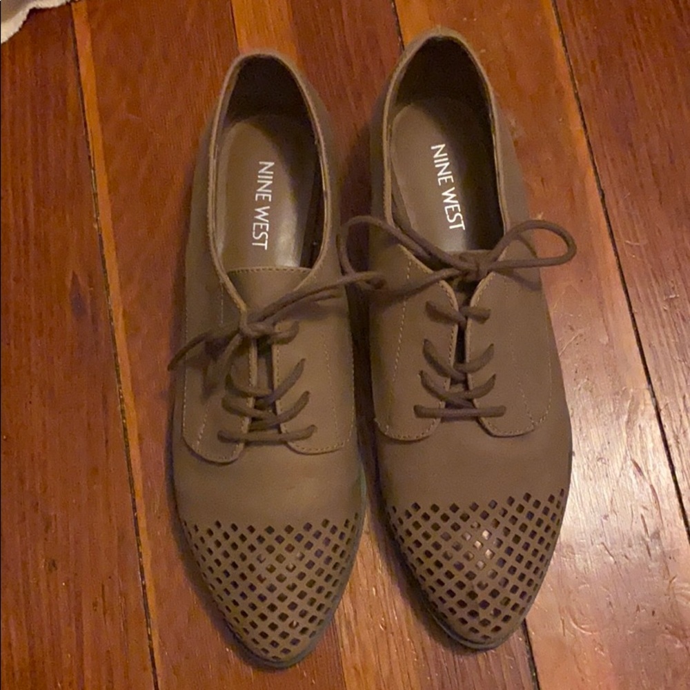 NINE WEST BROWN LEATHER LOAFERS